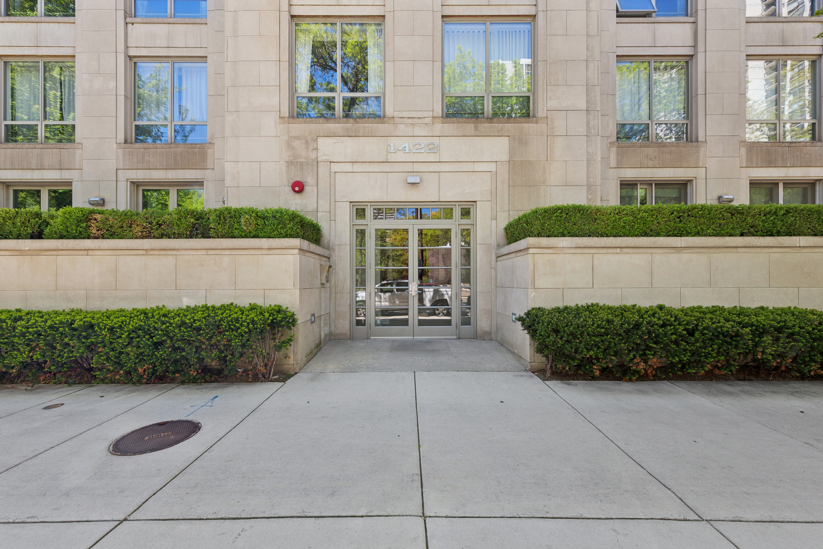 1422 La Salle Drive