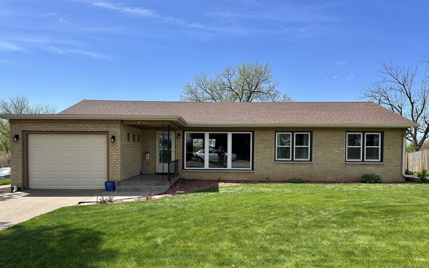 3806 Eagle Heights Drive