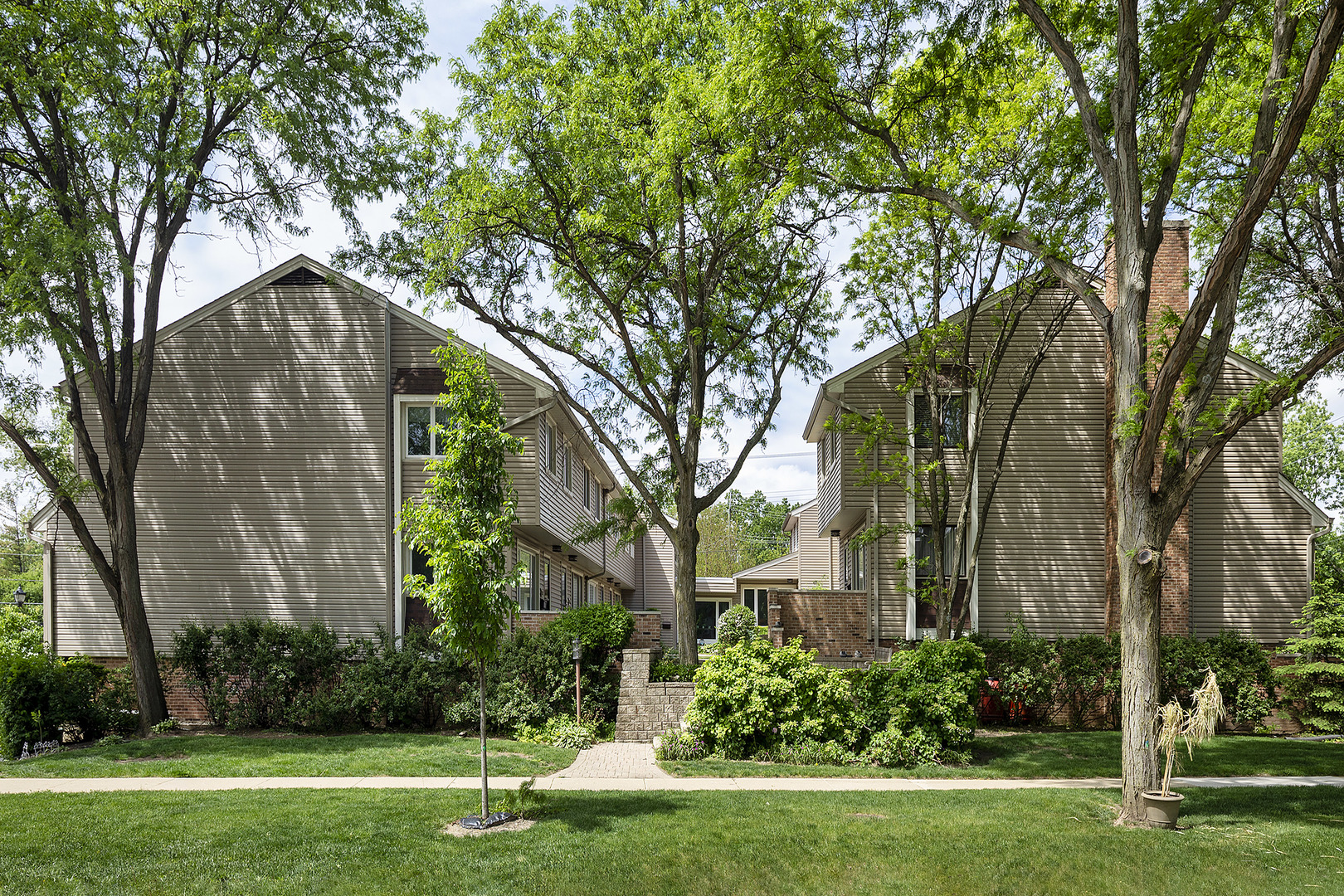1148 Meadow Road