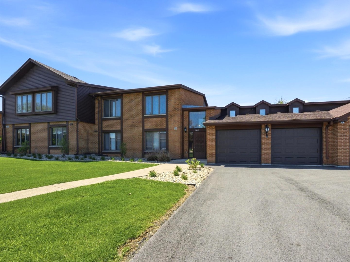 1402 WOODHOLLOW Drive