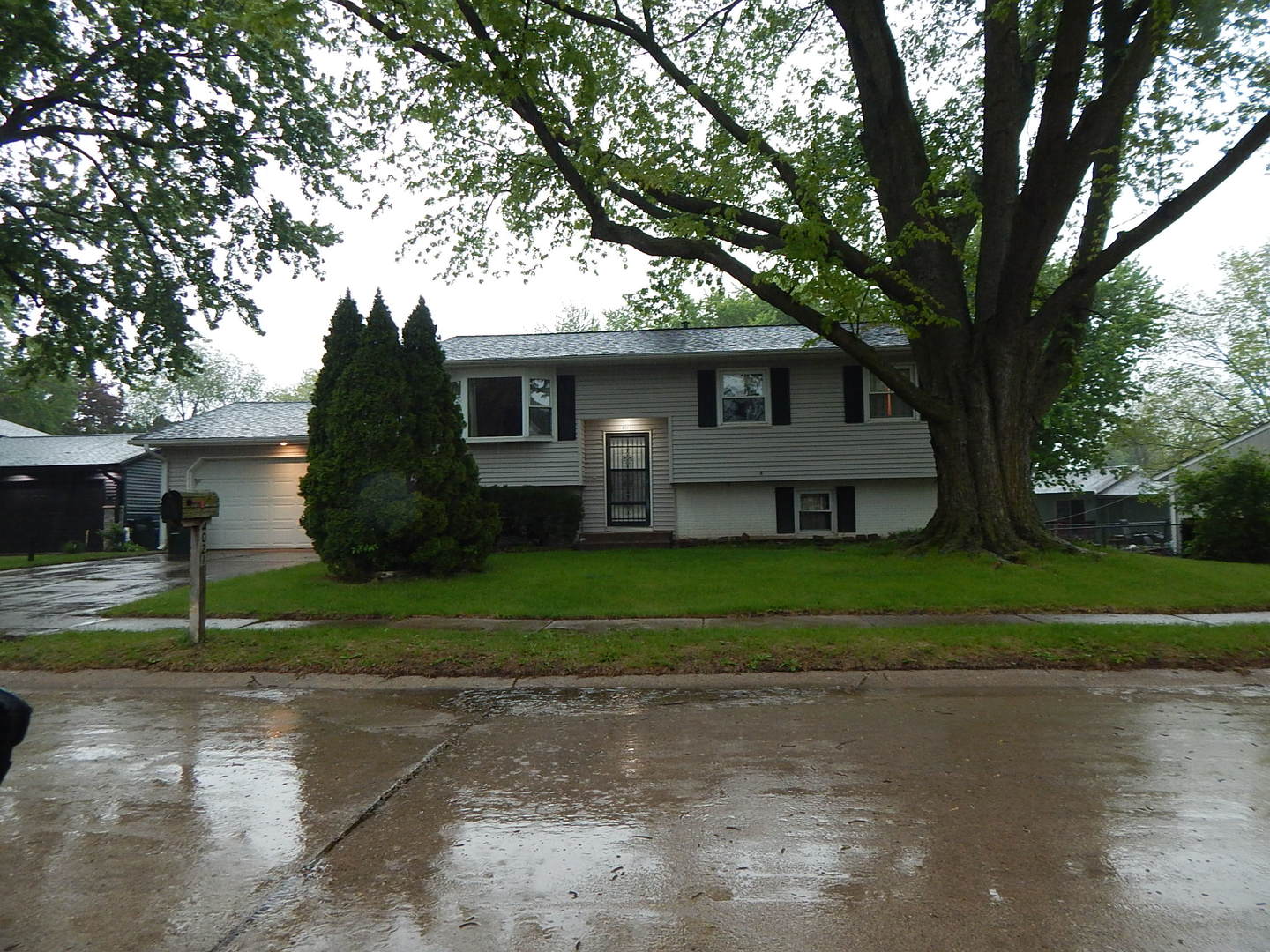 4021 Cresthill Drive