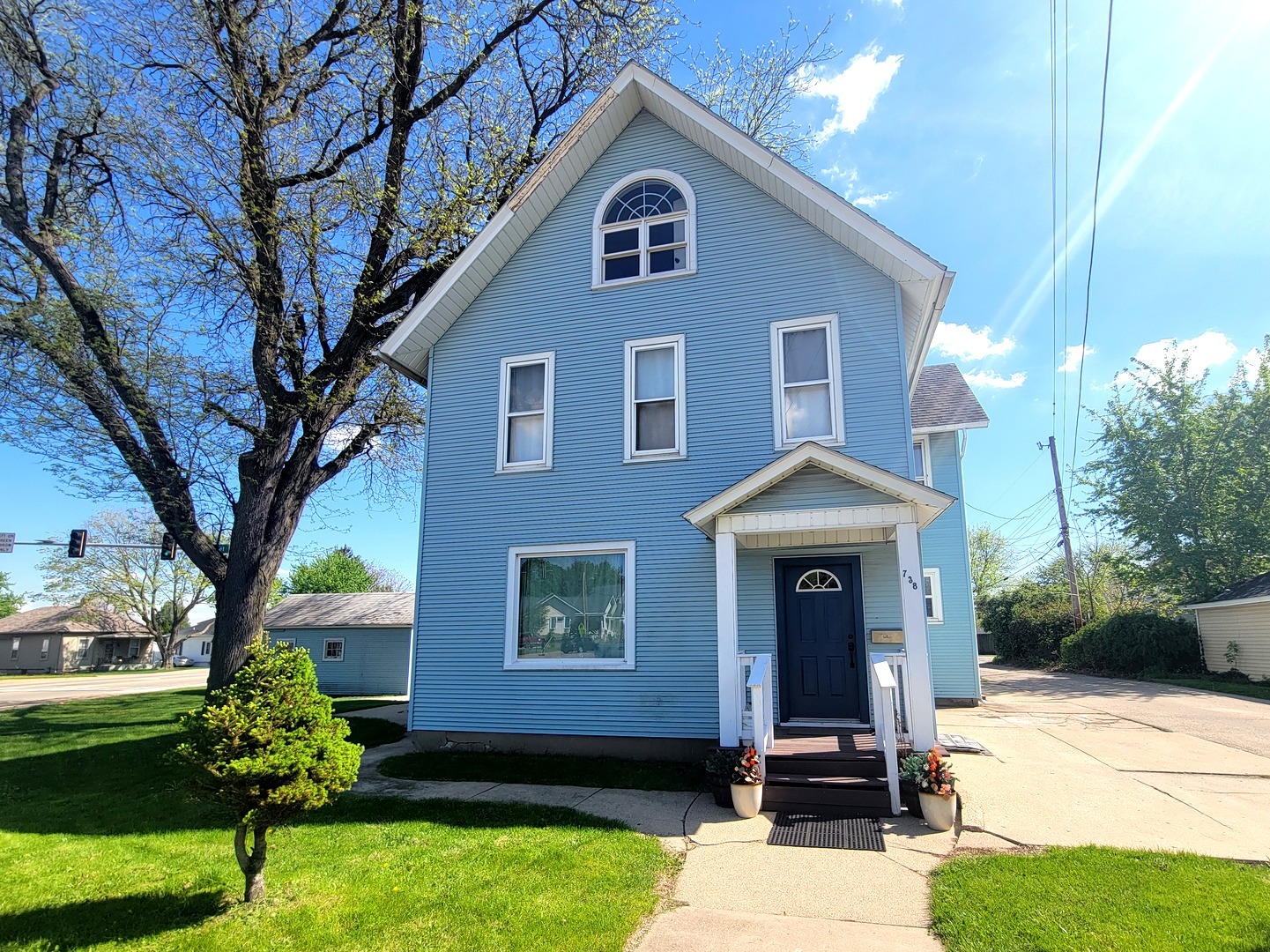 738 11th Street
