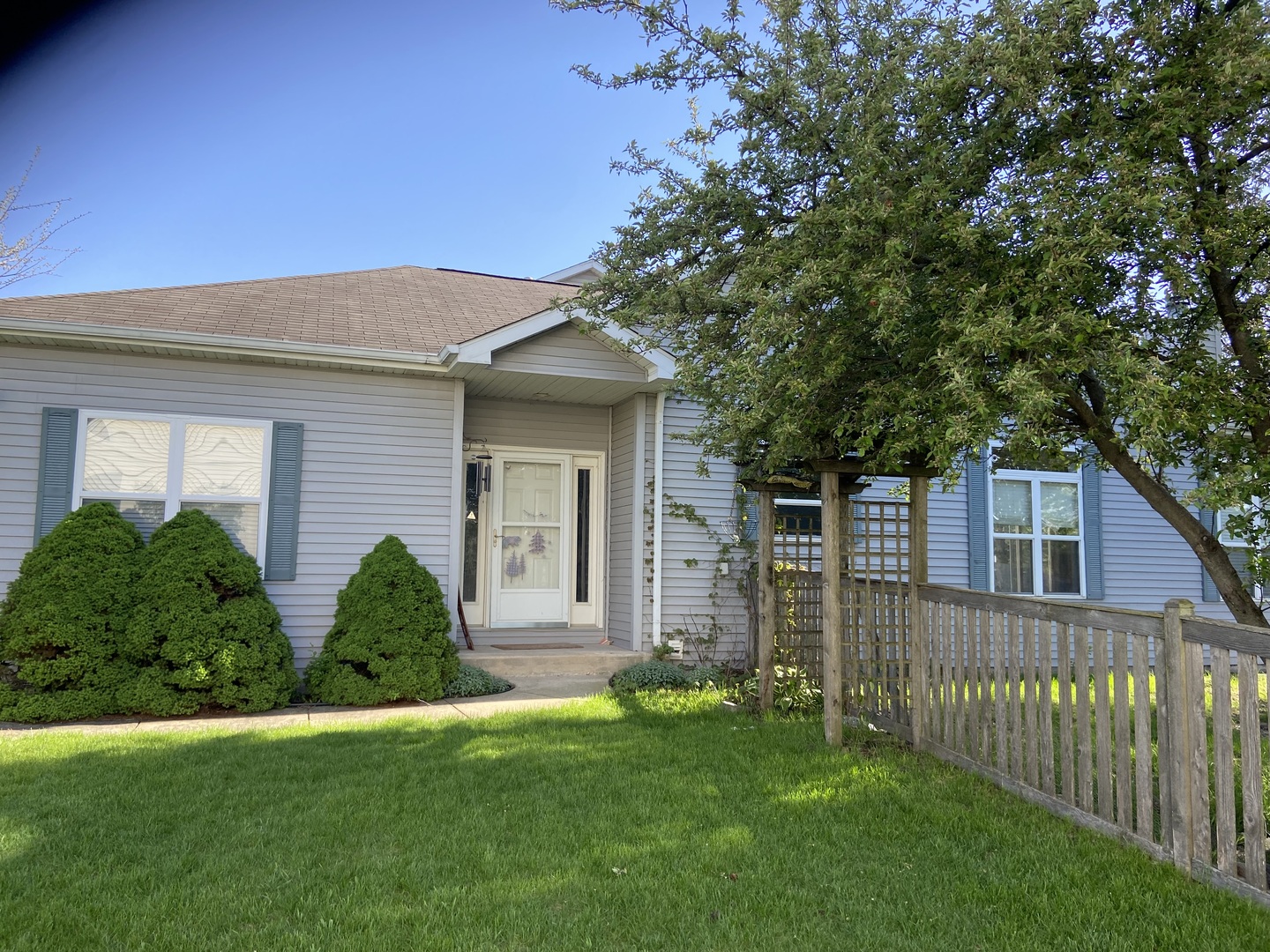 586 Chestnut Drive