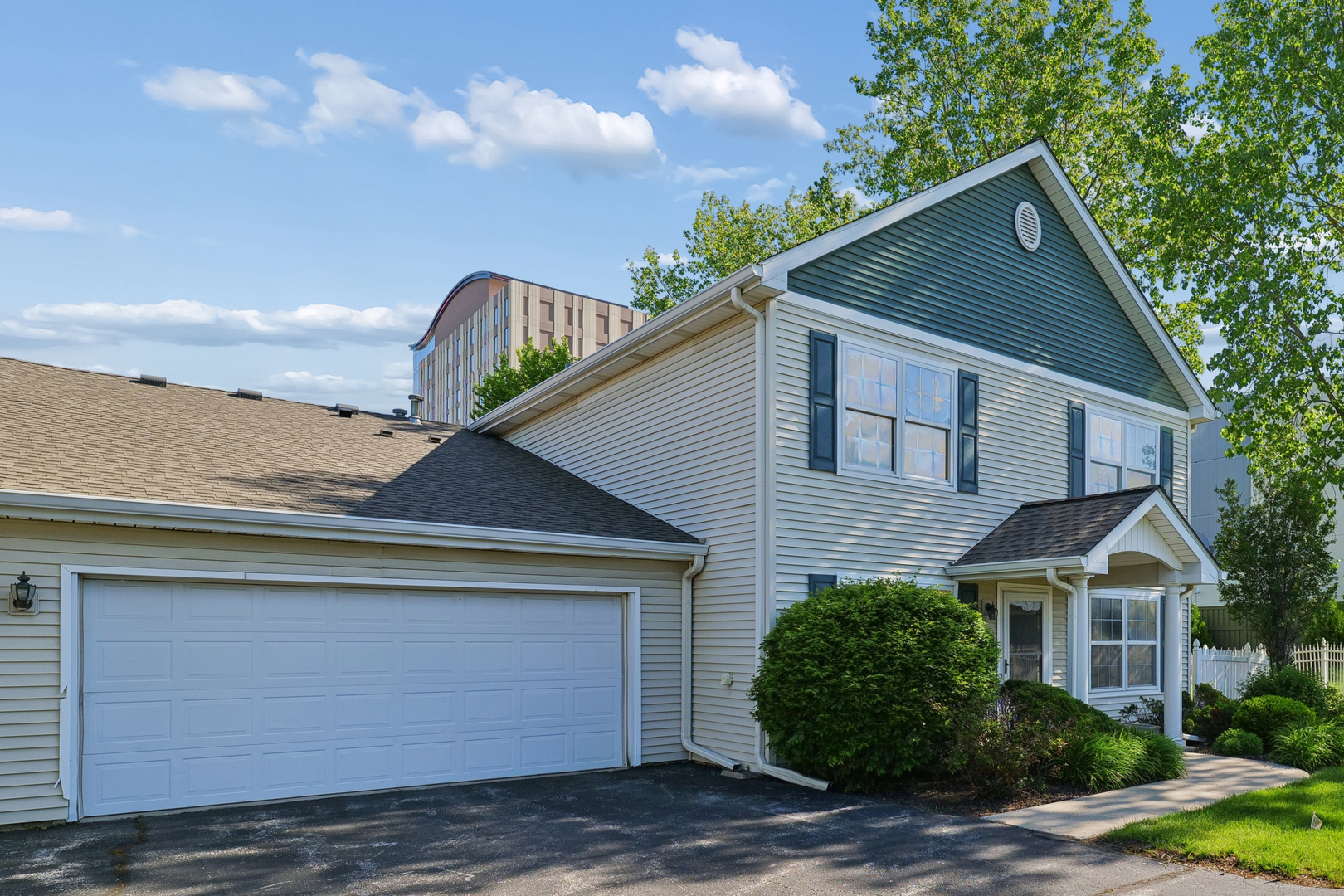 904 Garden Lane