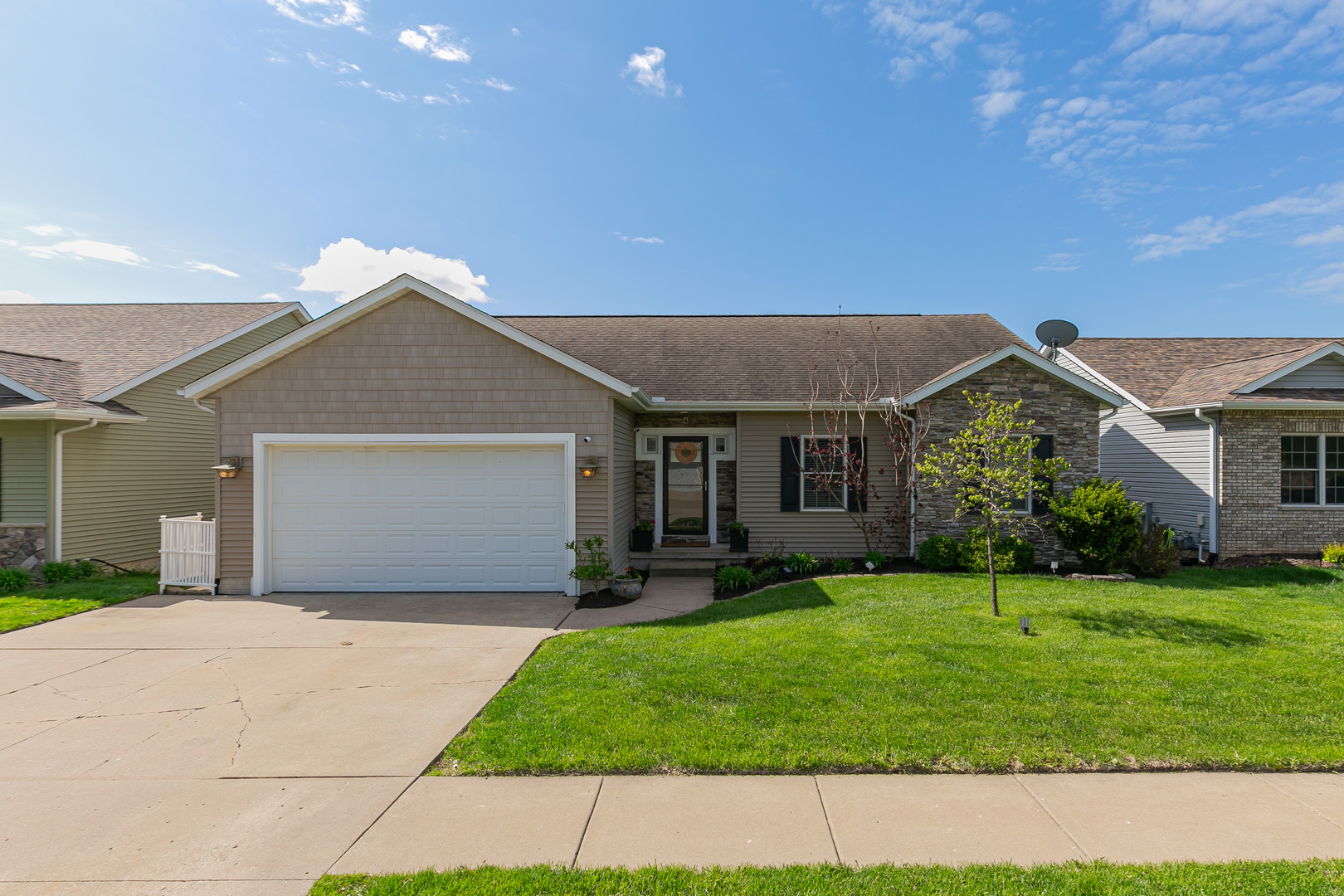 4 FRONTIER Court