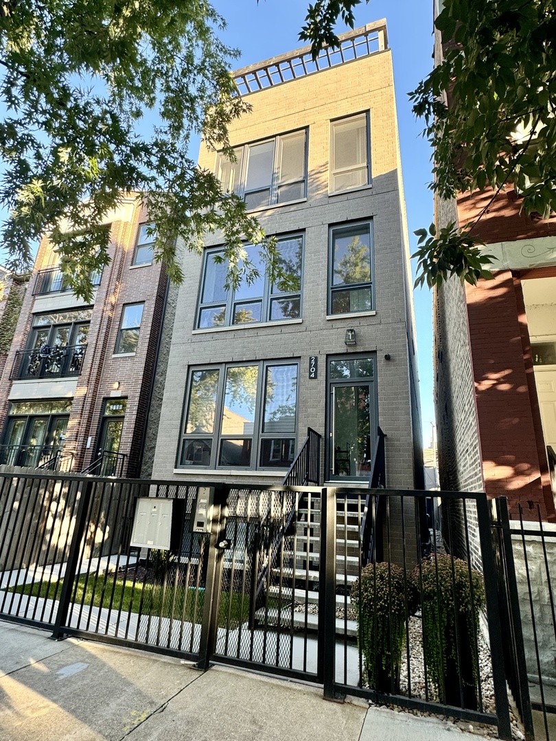 2704 Thomas Street