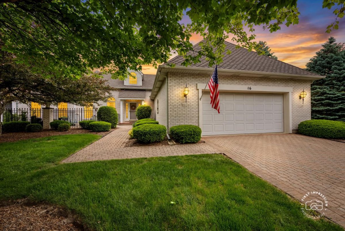 16 Glengarry Lane