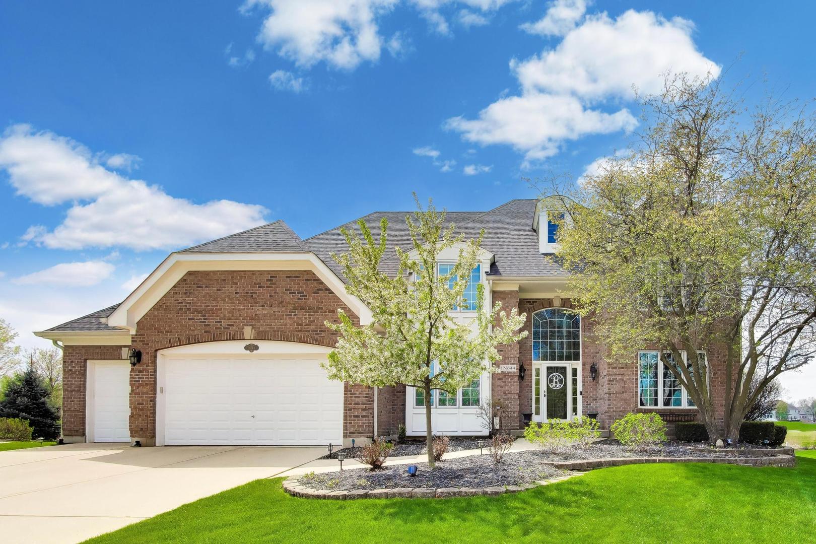 1N644 WOODHALL Court
