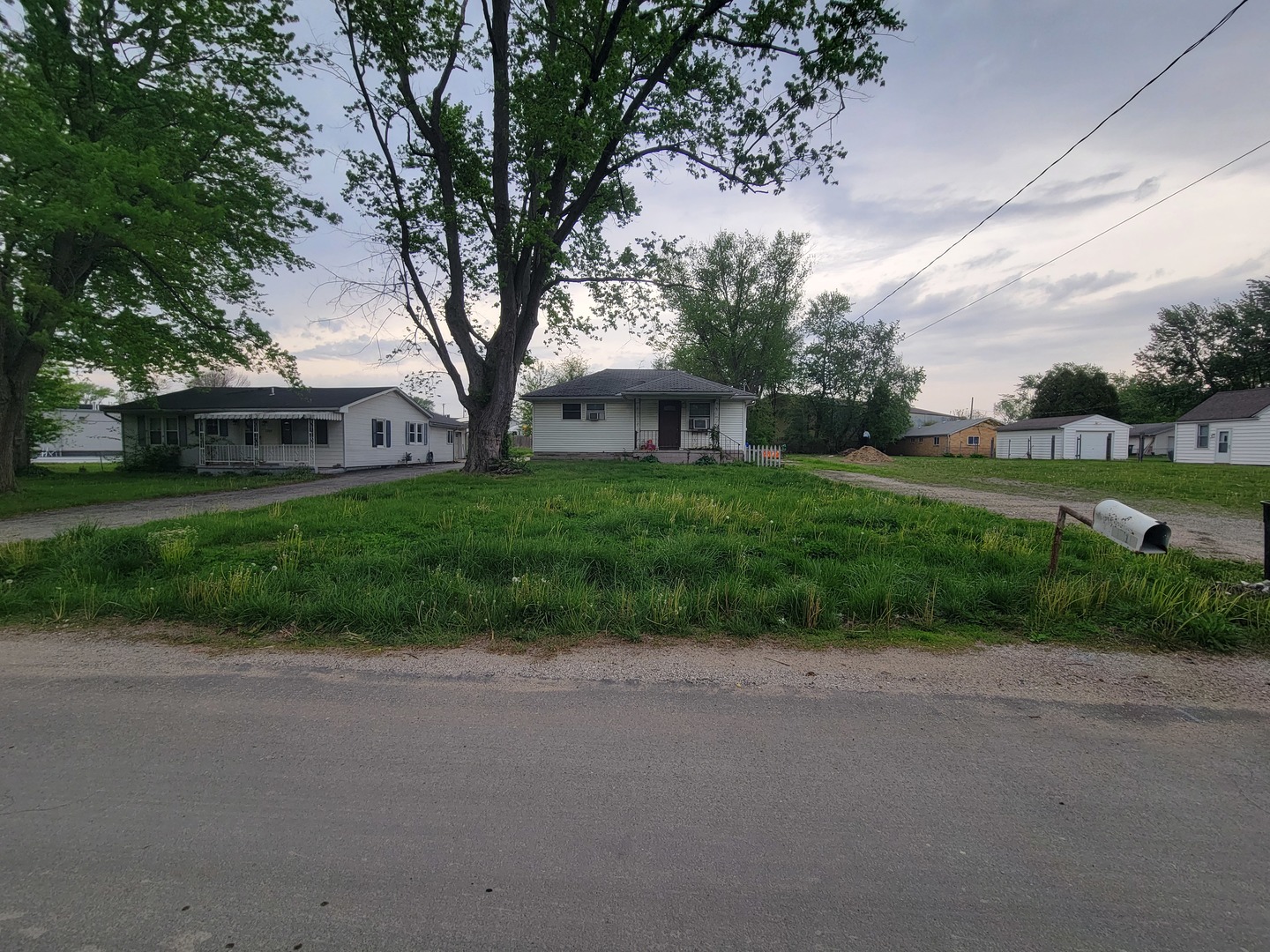 2313 Richards Lane