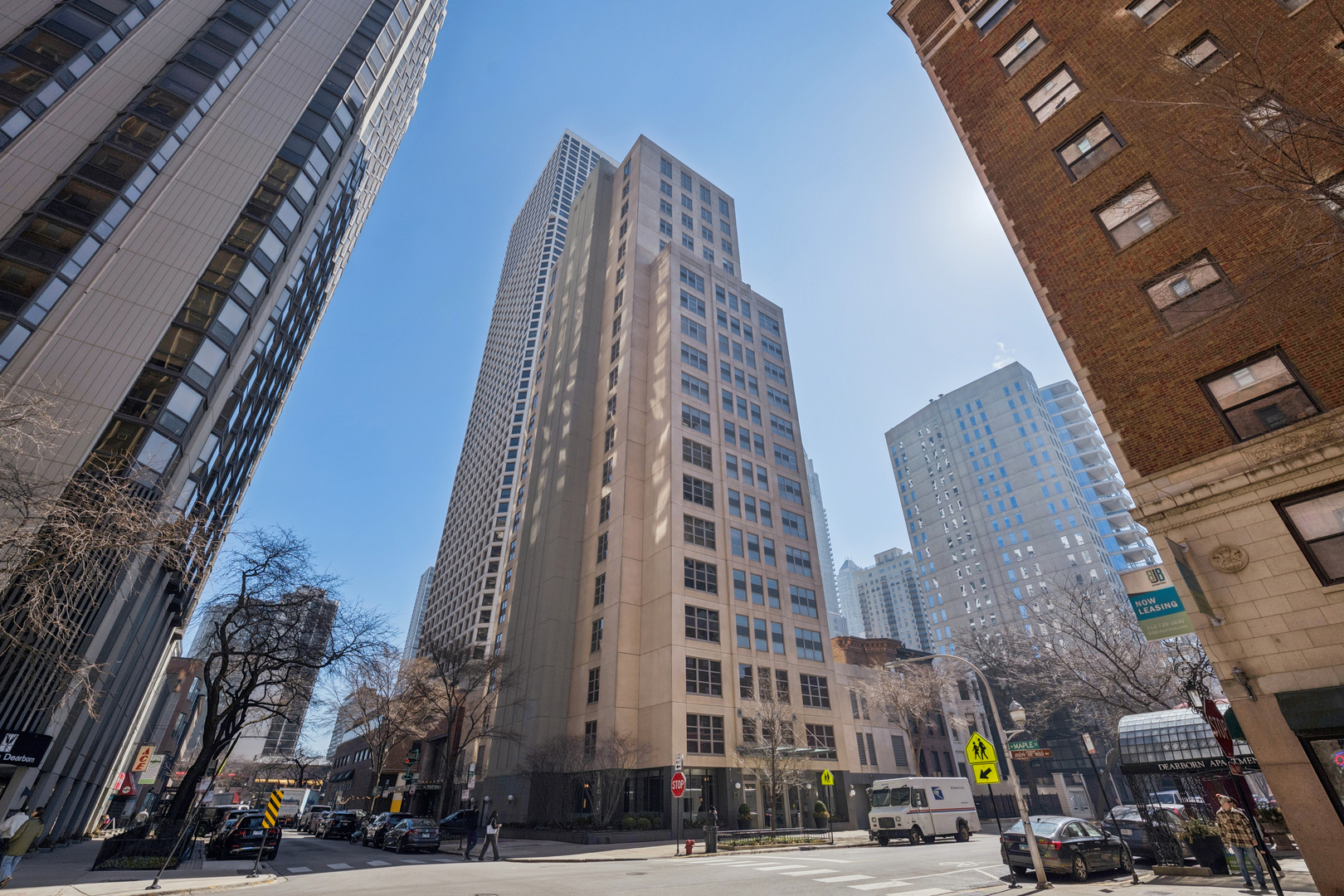 1035 Dearborn Street
