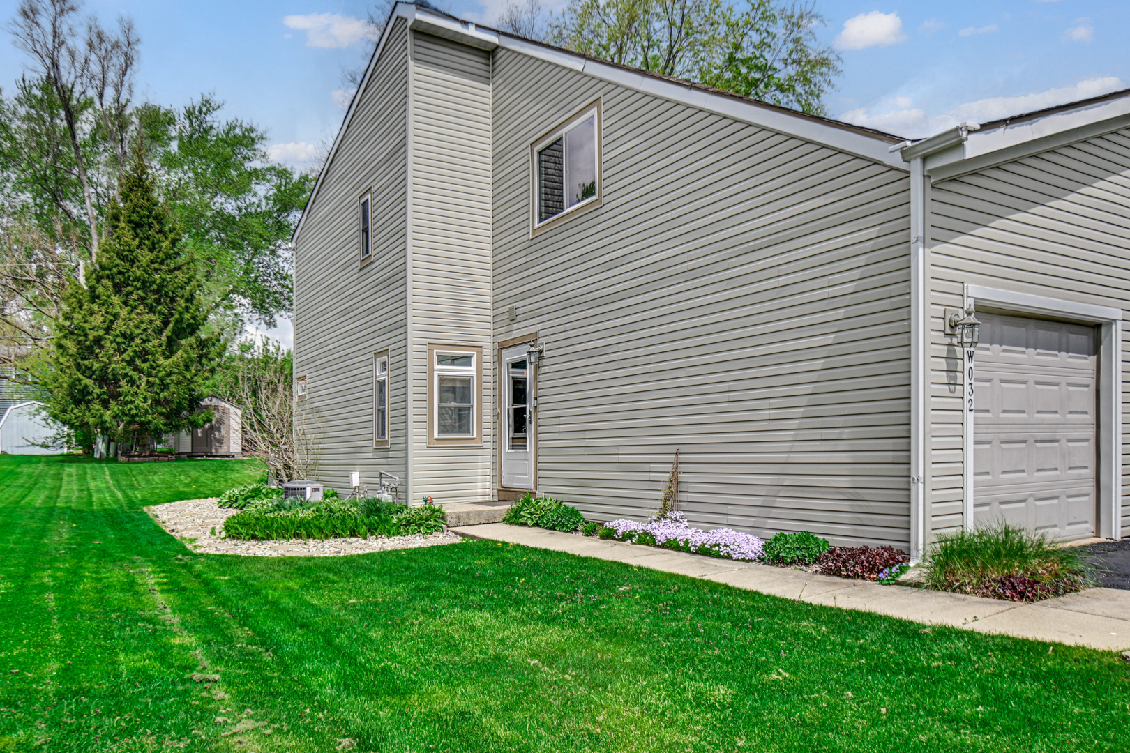 27W032 Cooley Avenue