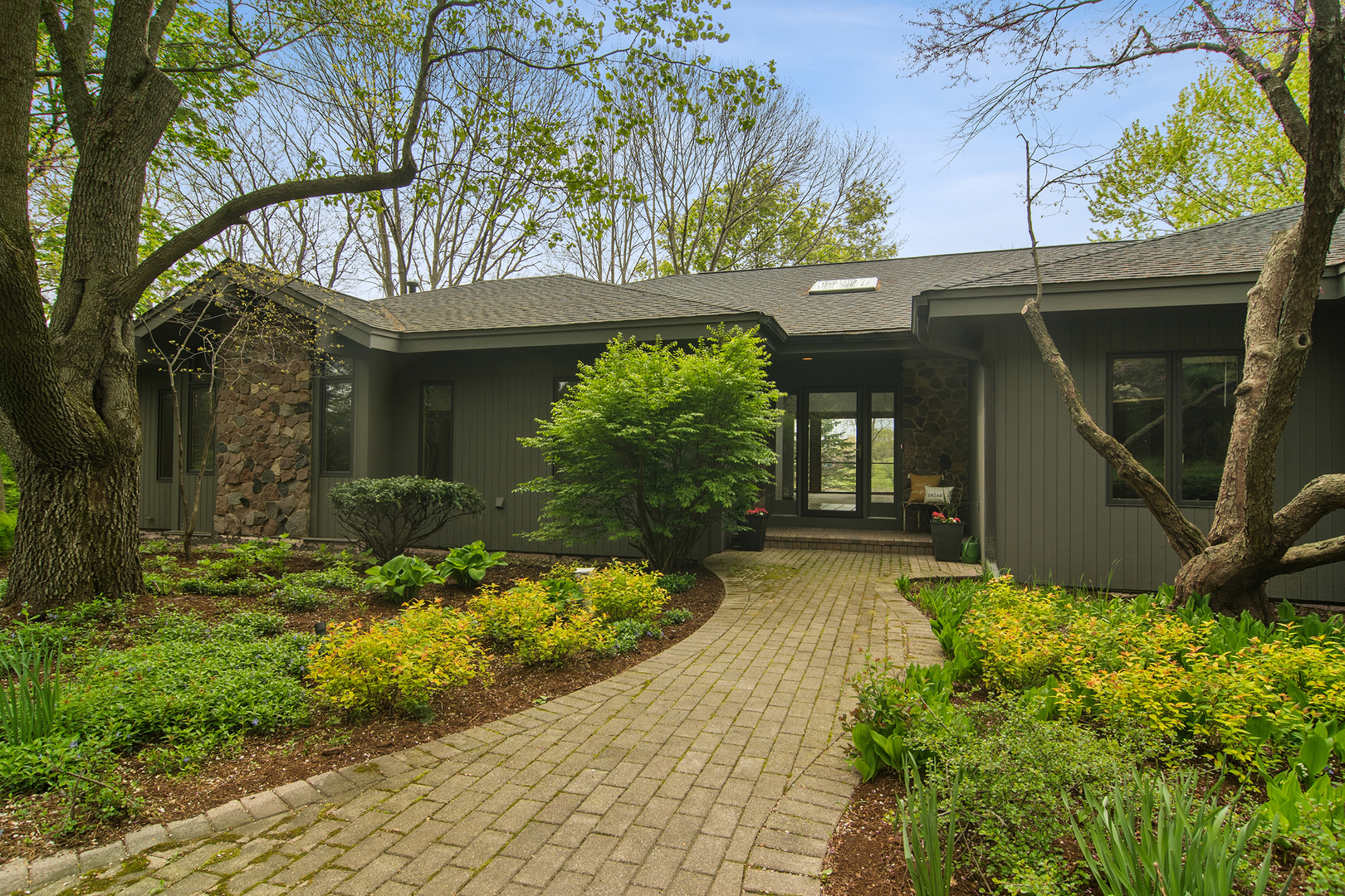 6734 Estate Lane