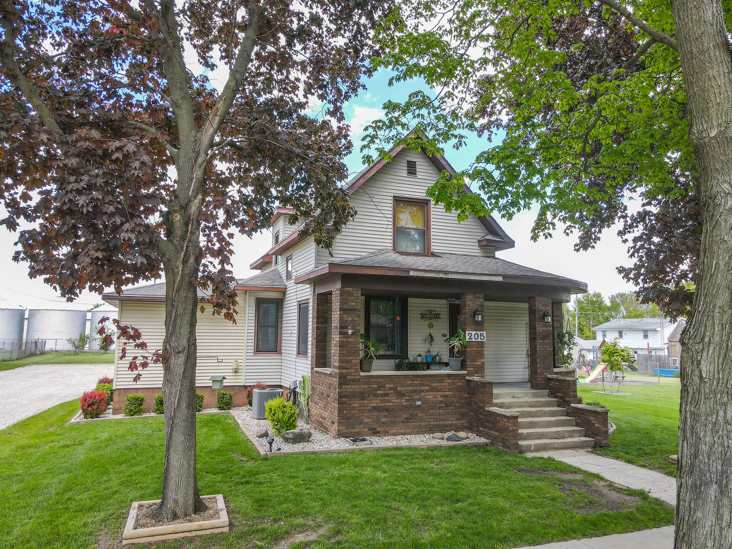 205 6th Street