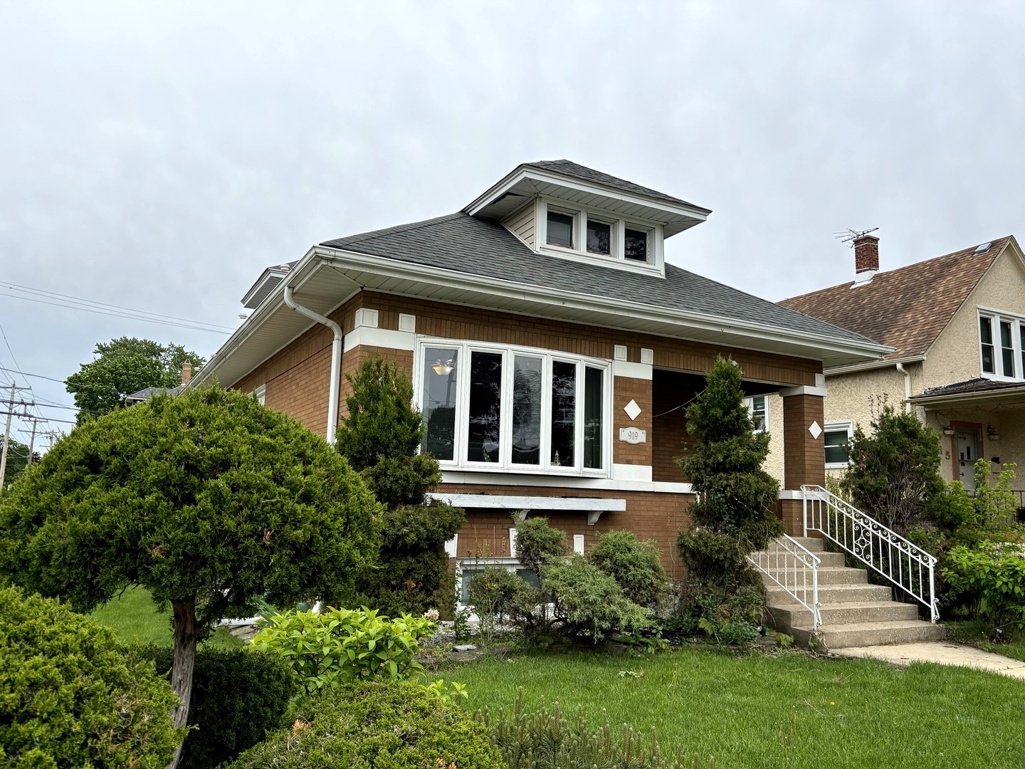 919 Broadway Street