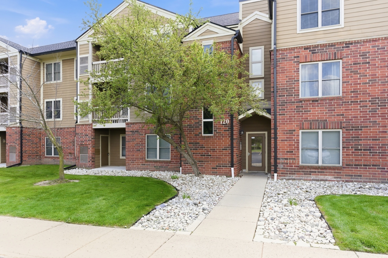 120 Glengarry Drive