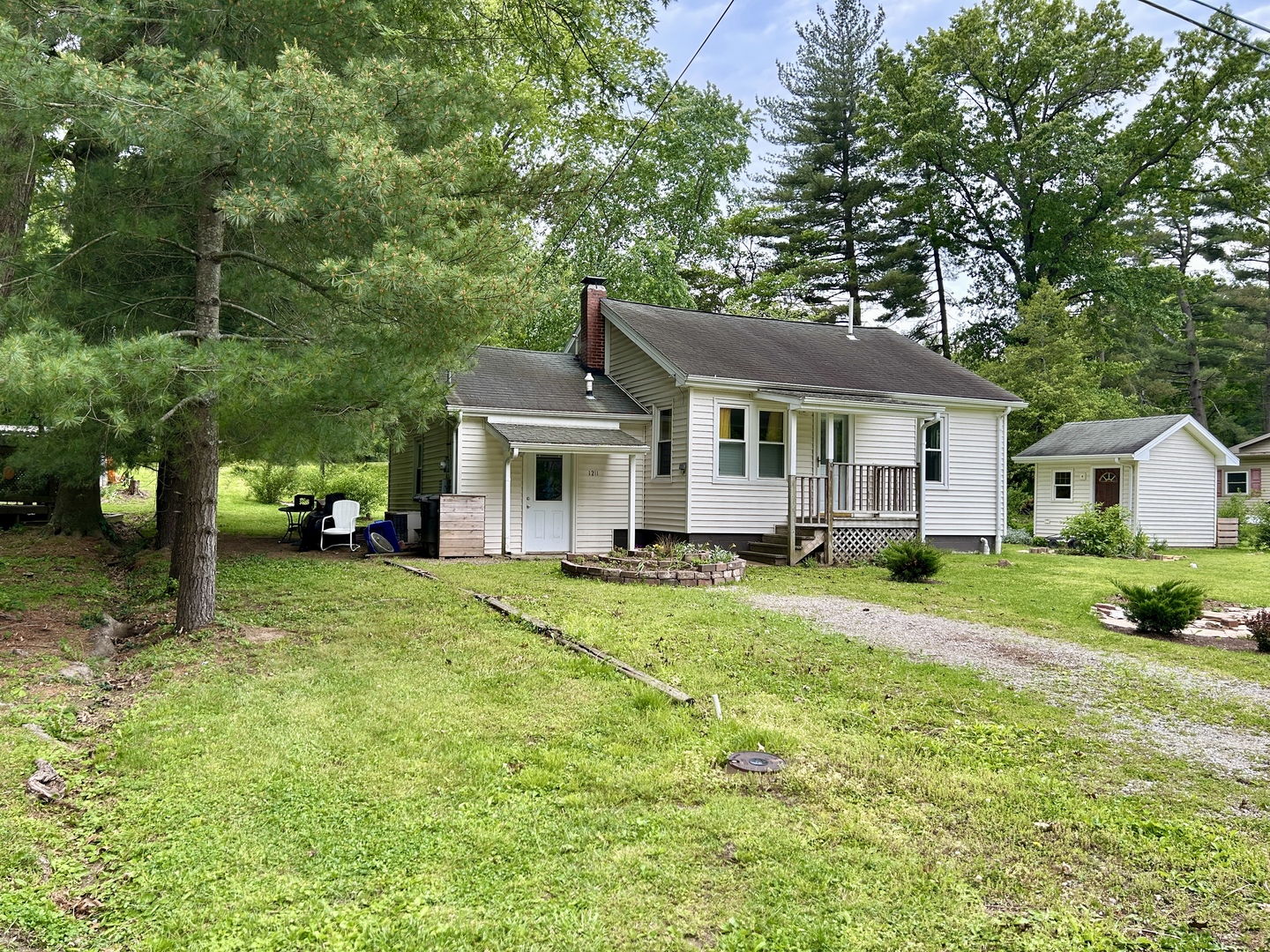 1211 Short Drive