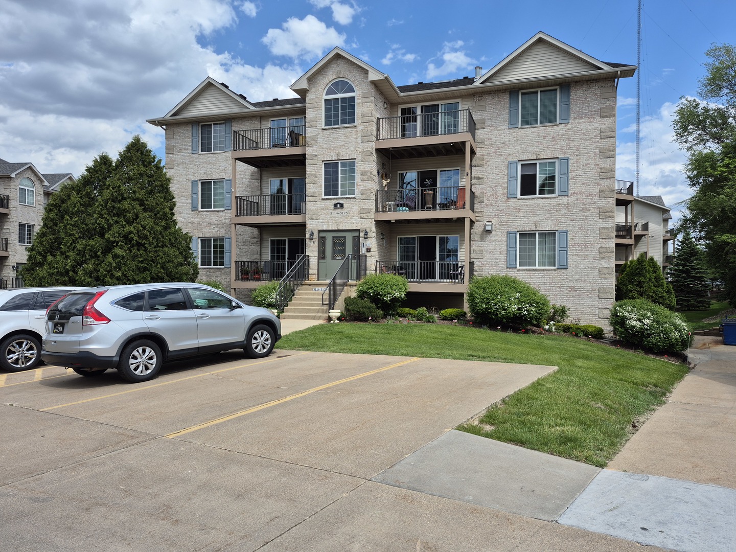 3120 Holiday Court