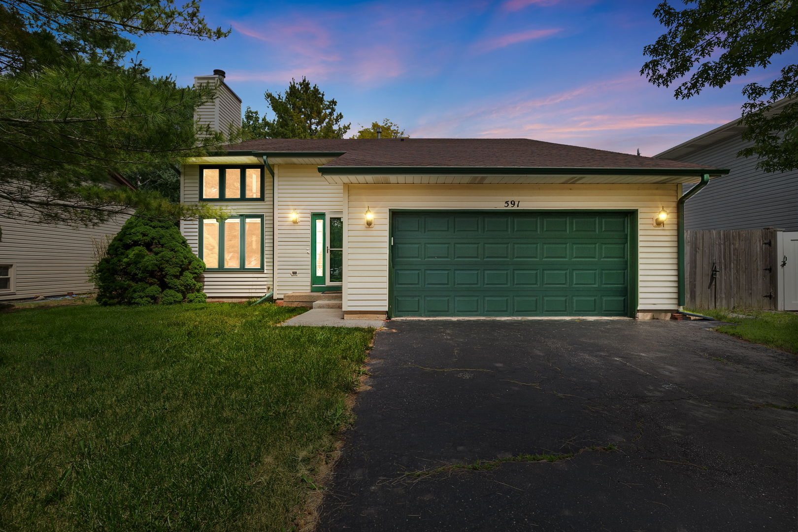 591 Roosevelt Court