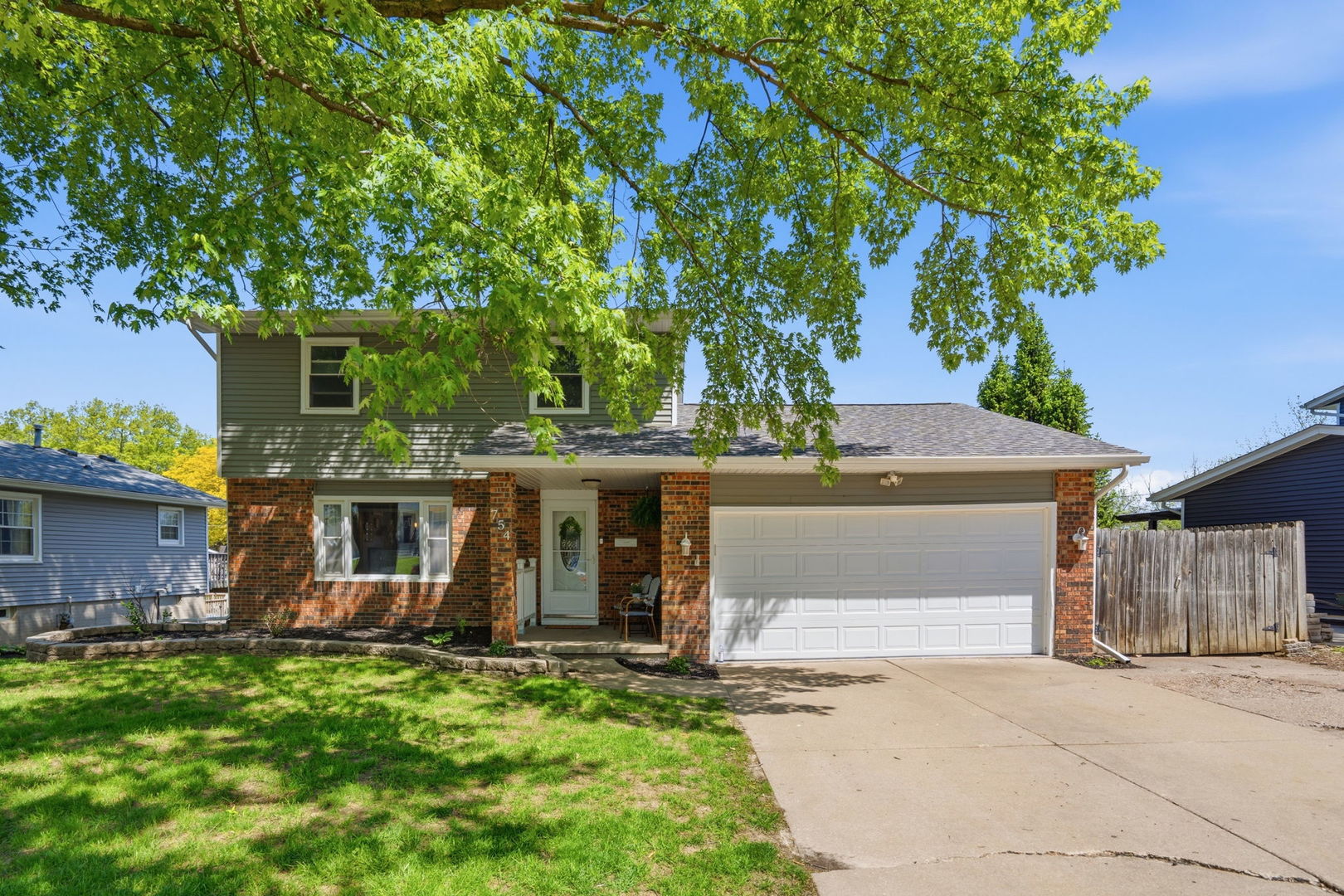 754 COLONY Drive