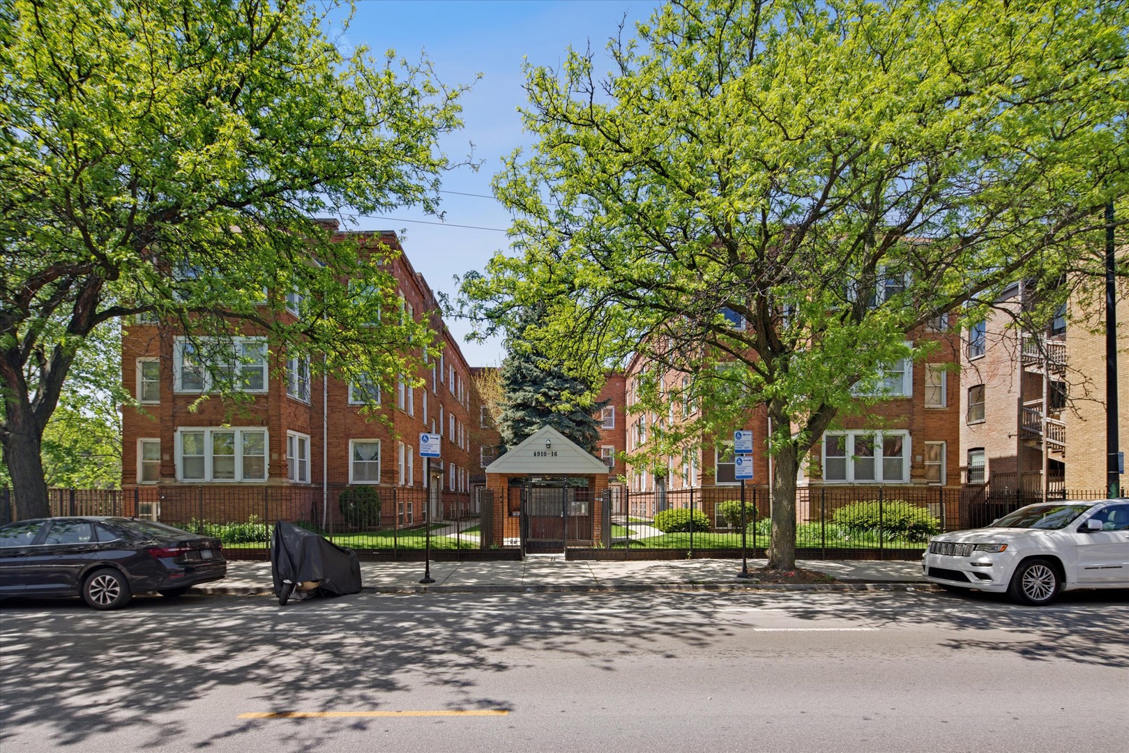 4912 Kedzie Avenue