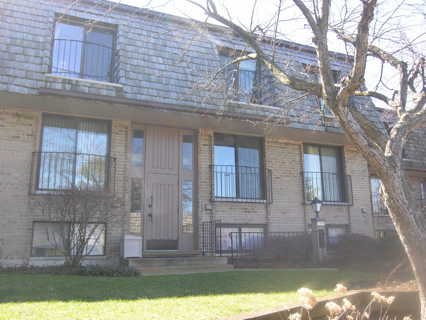1706 Northfield Square