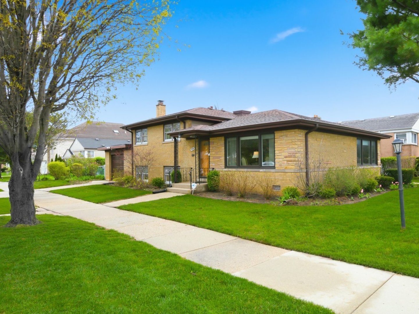 3955 Greenleaf Avenue