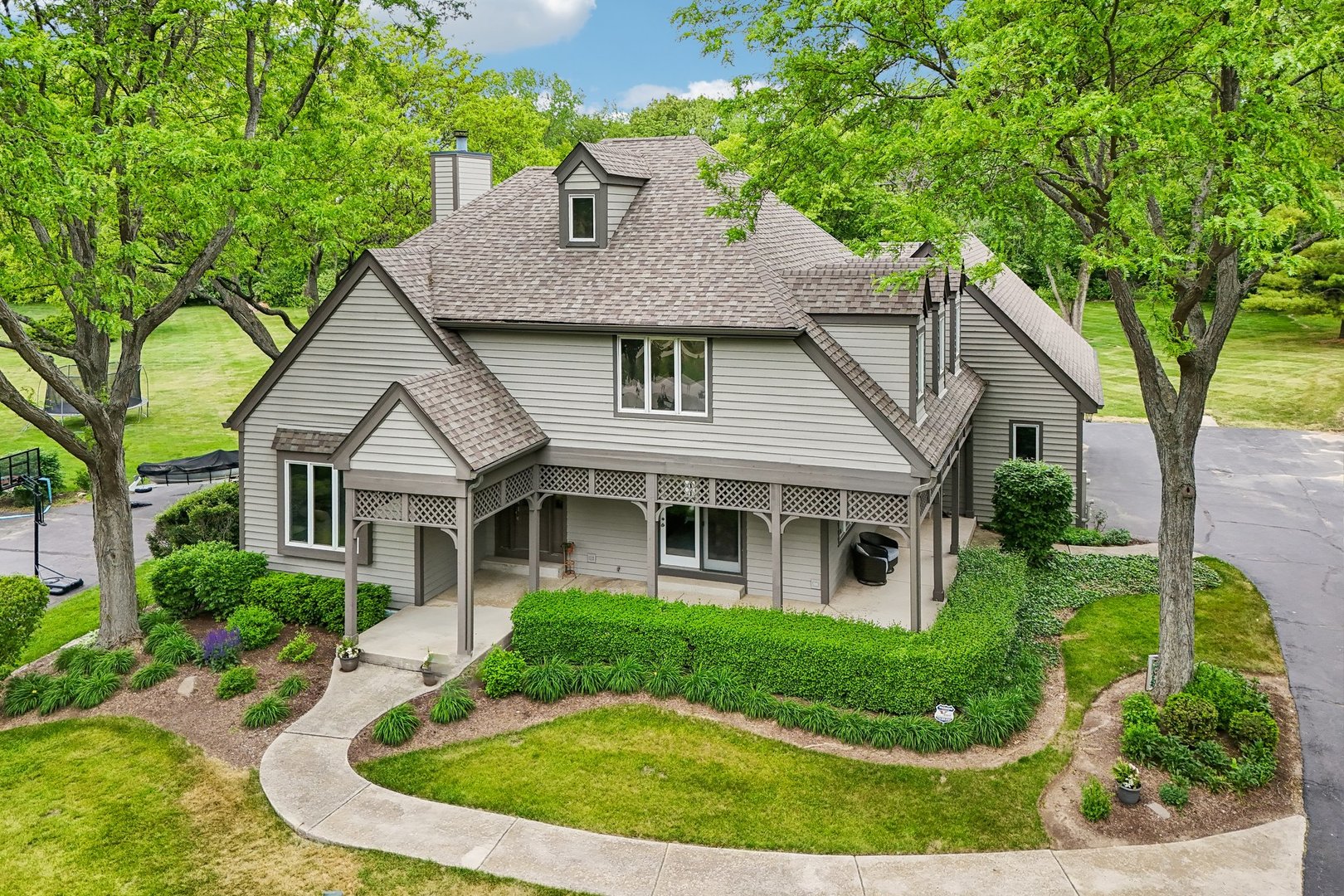 2212 Crystal Way