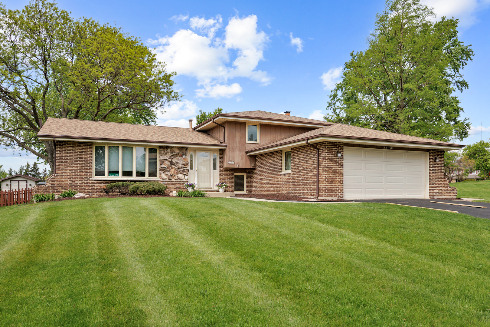 16W658 Therese Court
