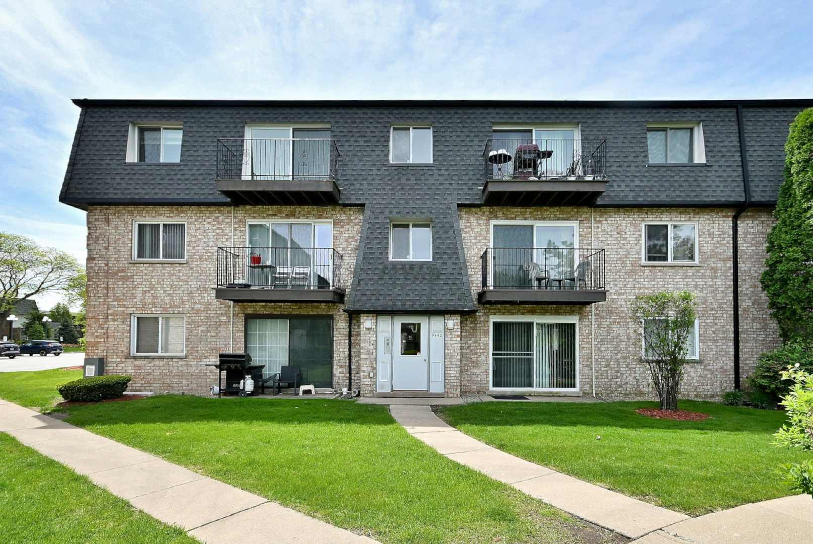 9442 Bay Colony Drive
