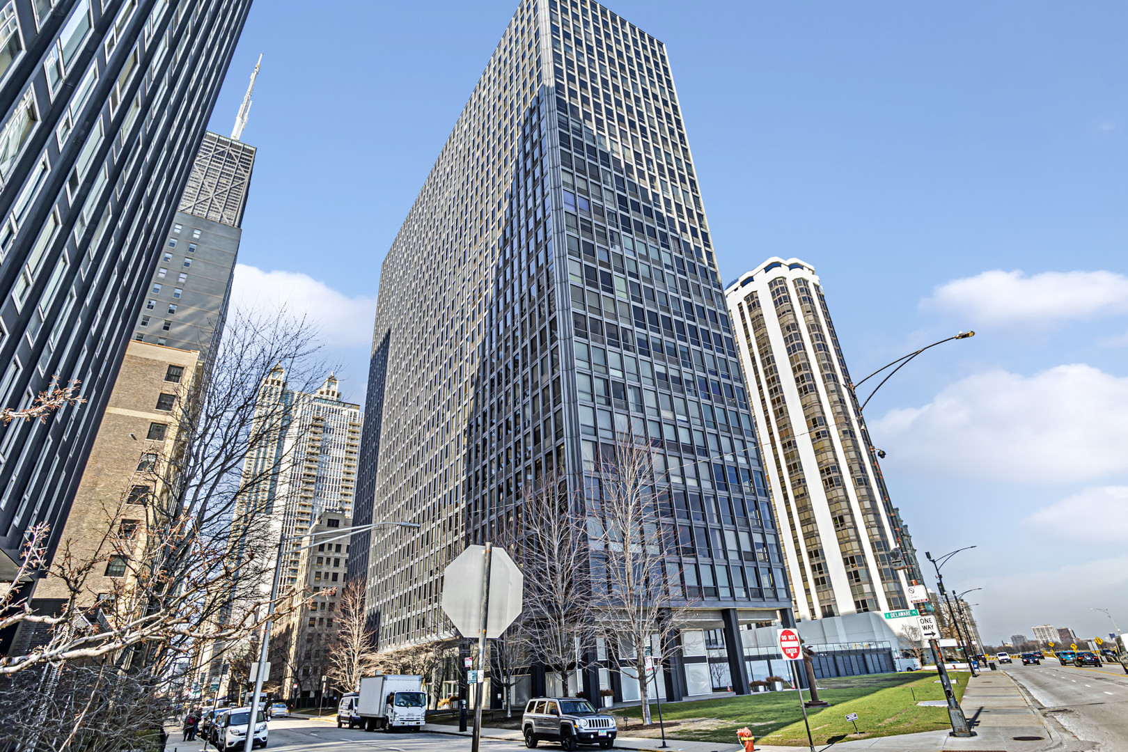 900 LAKE SHORE Drive
