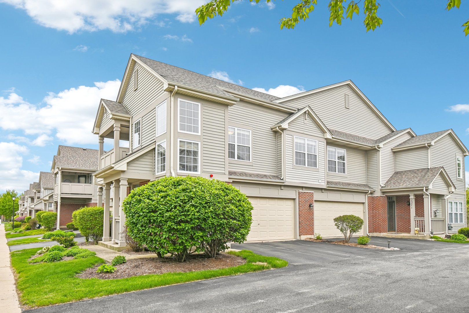 2267 Vanderbilt Drive