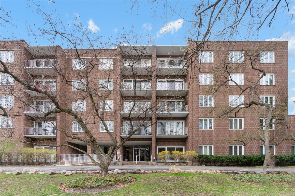 1500 OAK Avenue