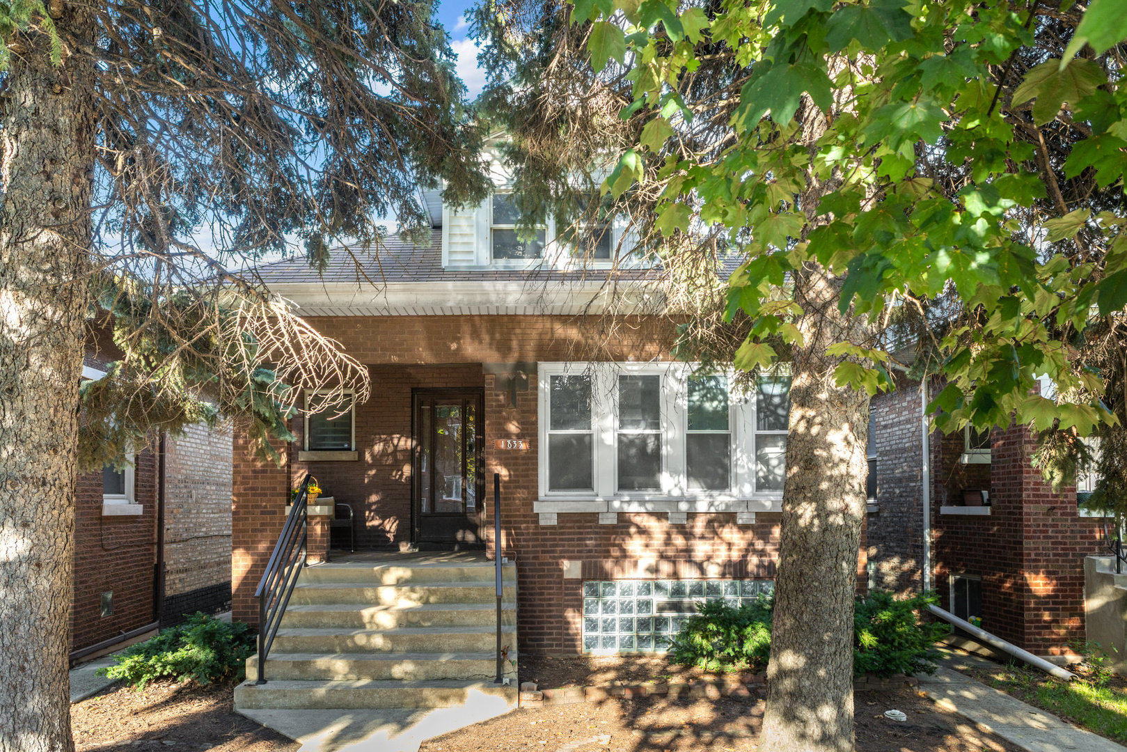 1833 Ridgeland Avenue
