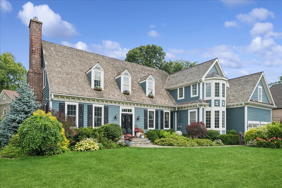 485 Ravine Drive
