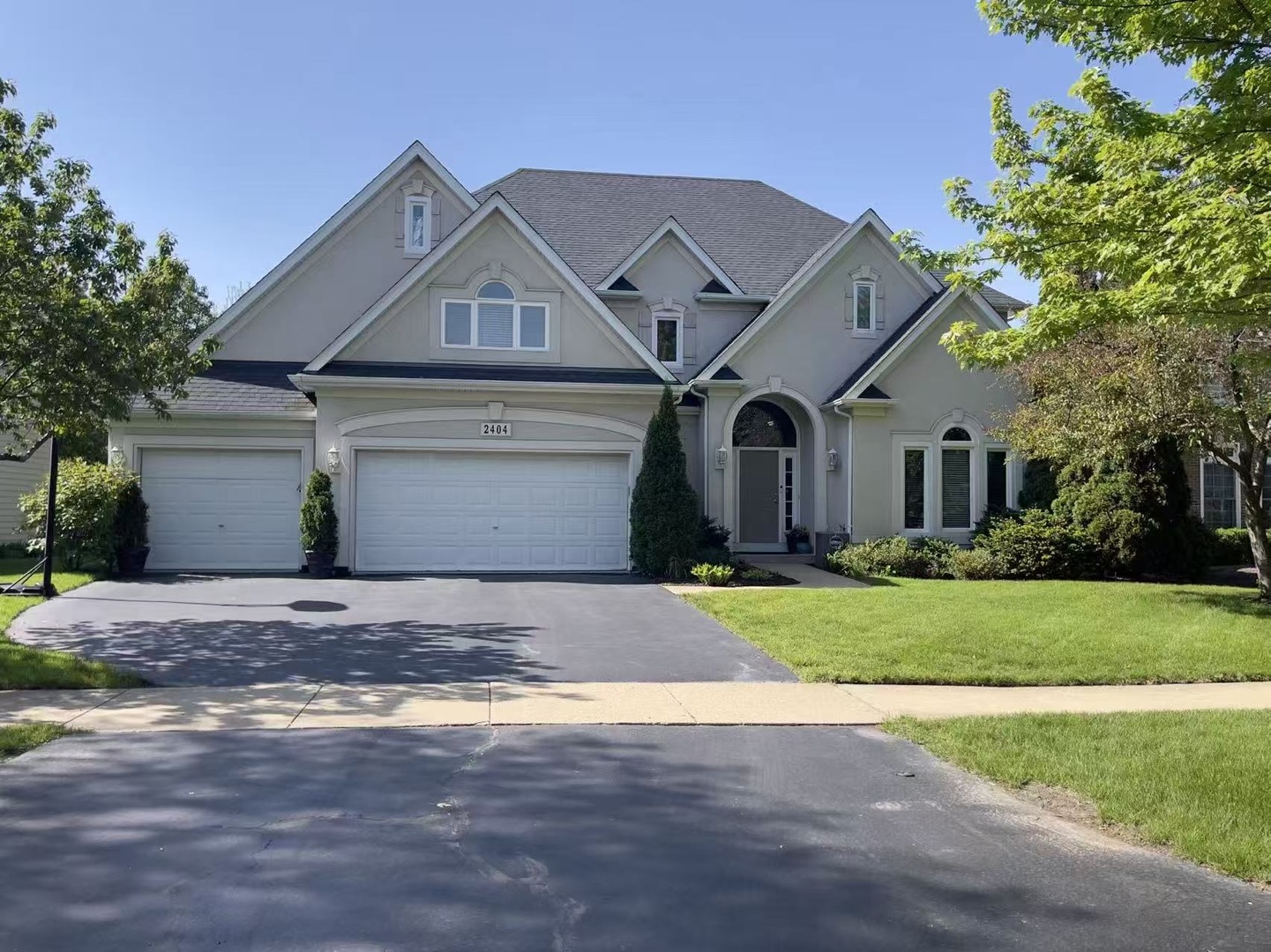 2404 Comstock Court