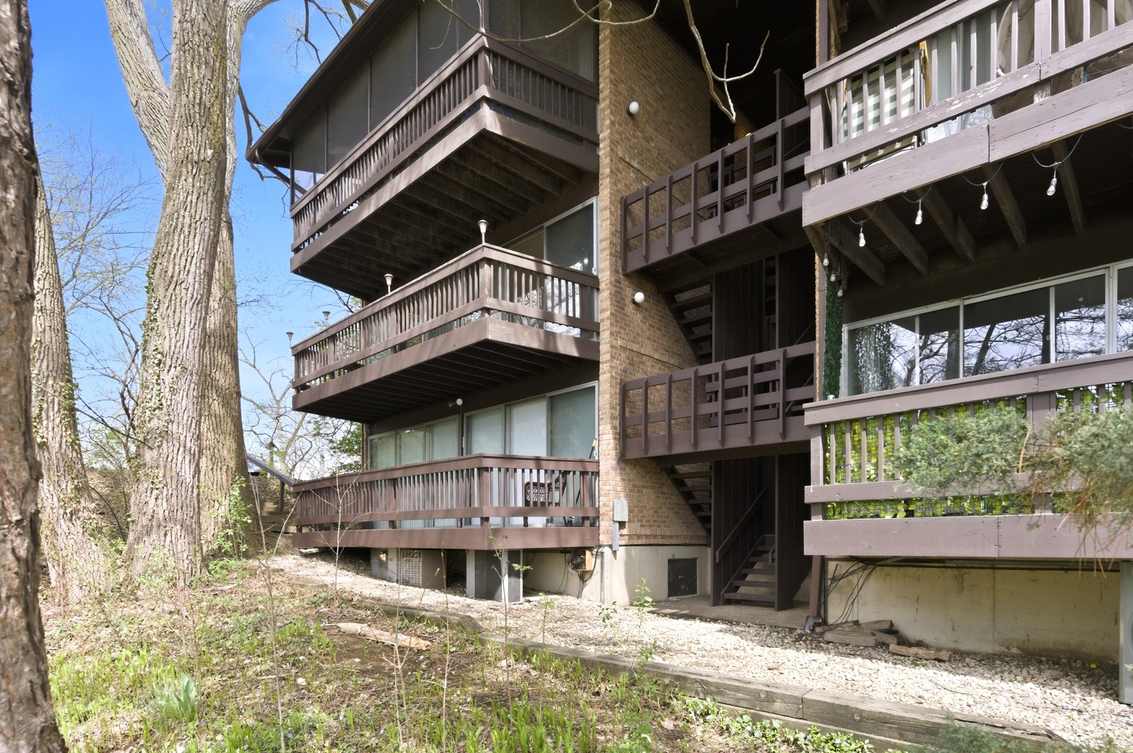 5511 Lake Drive