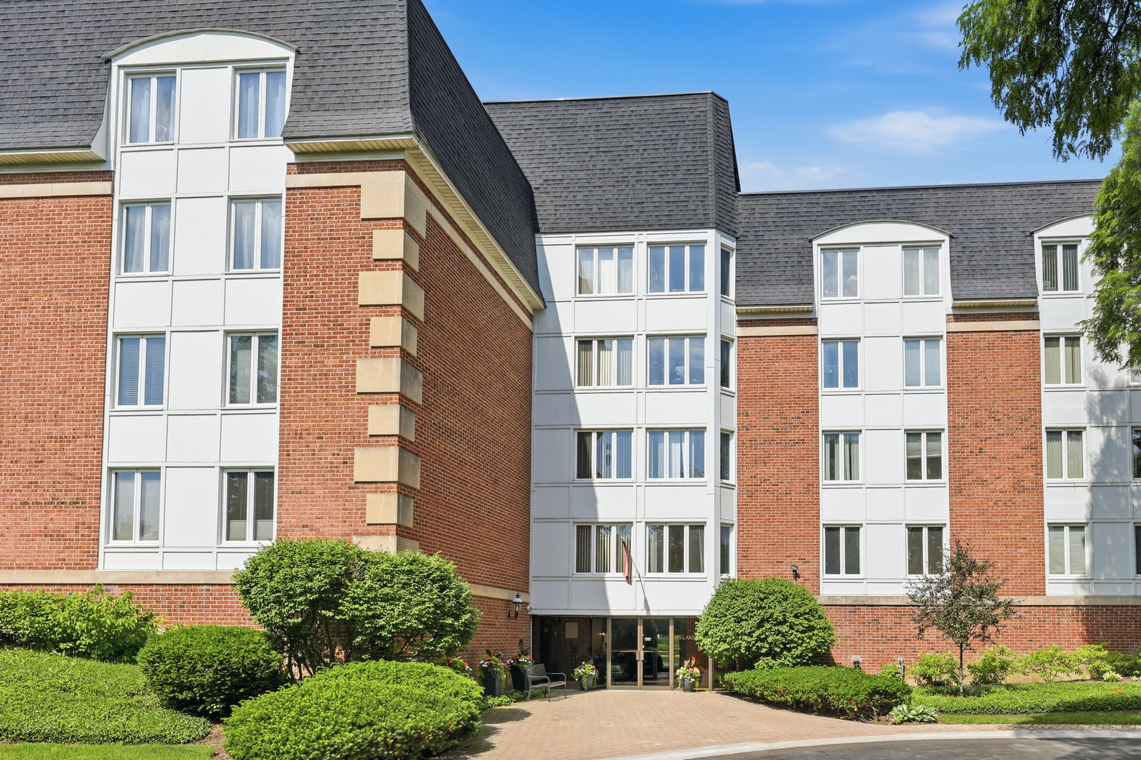 175 LAKE Boulevard