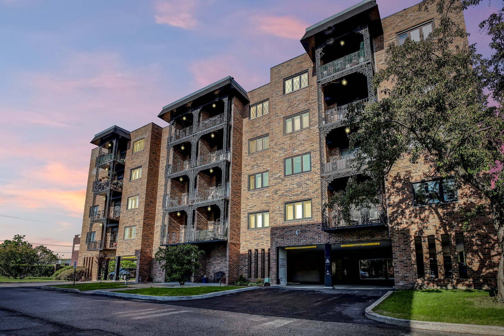 9335 LANDINGS Lane