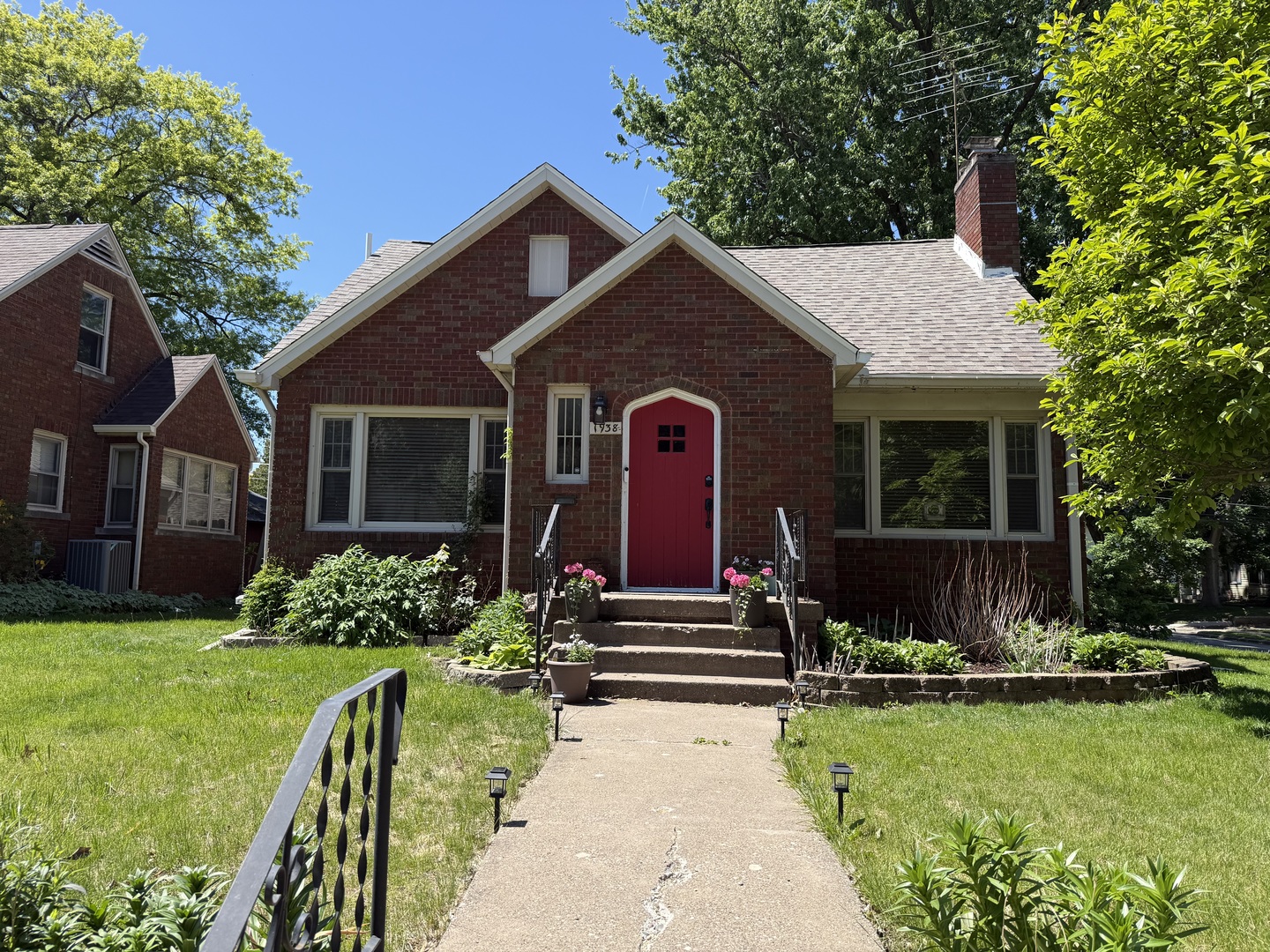1938 LeClaire Street
