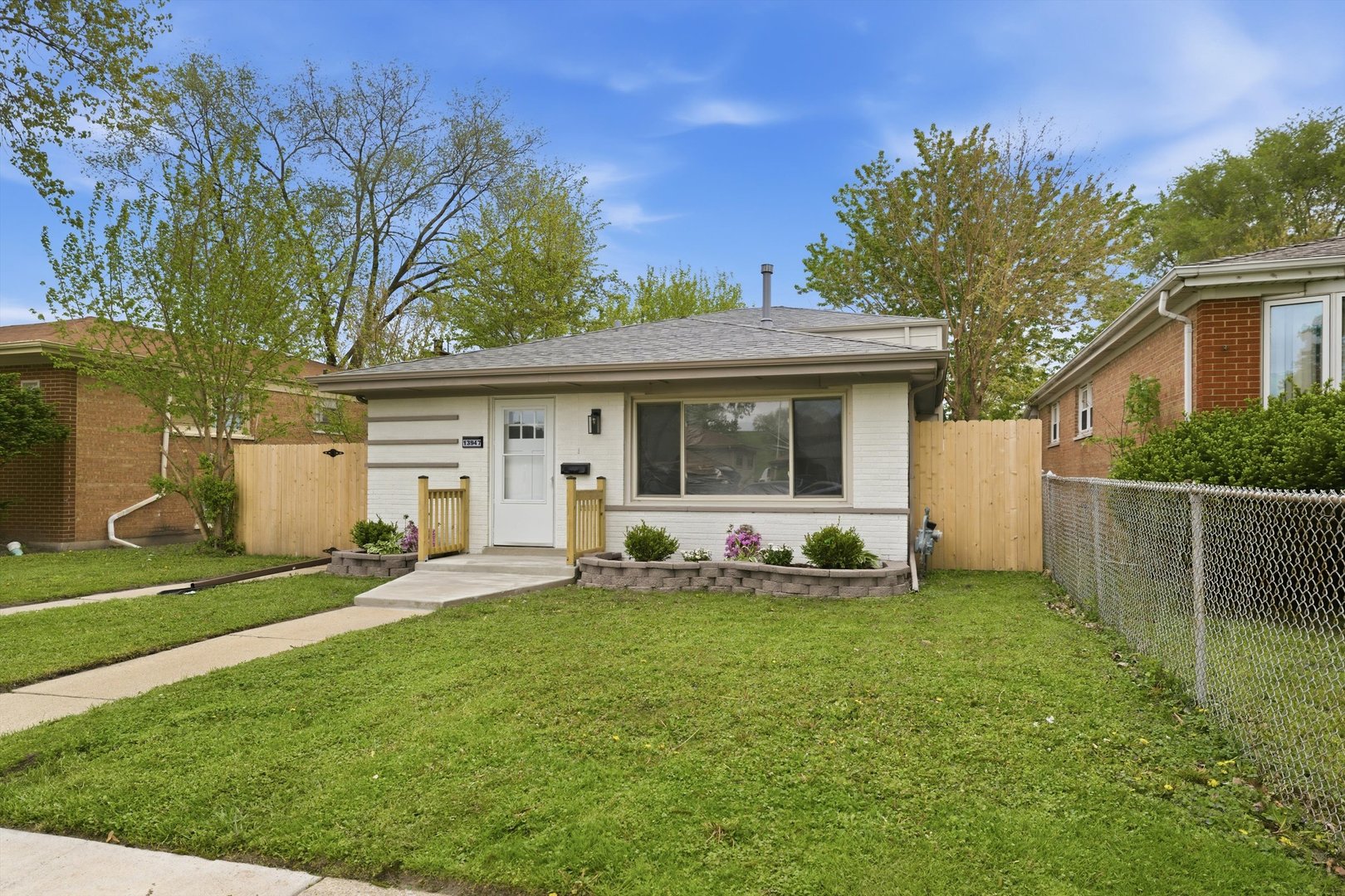 13947 Saginaw Avenue