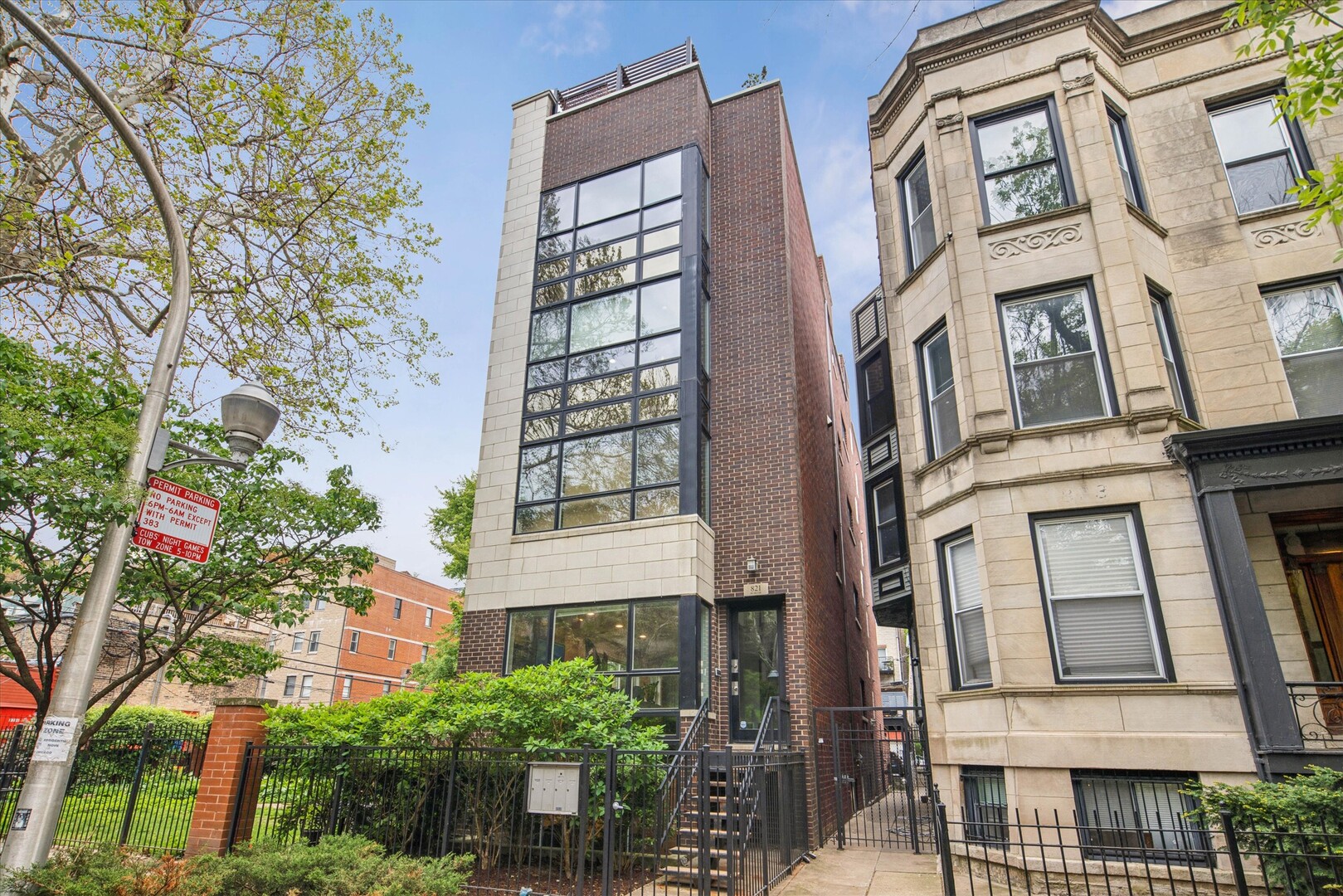821 Roscoe Street