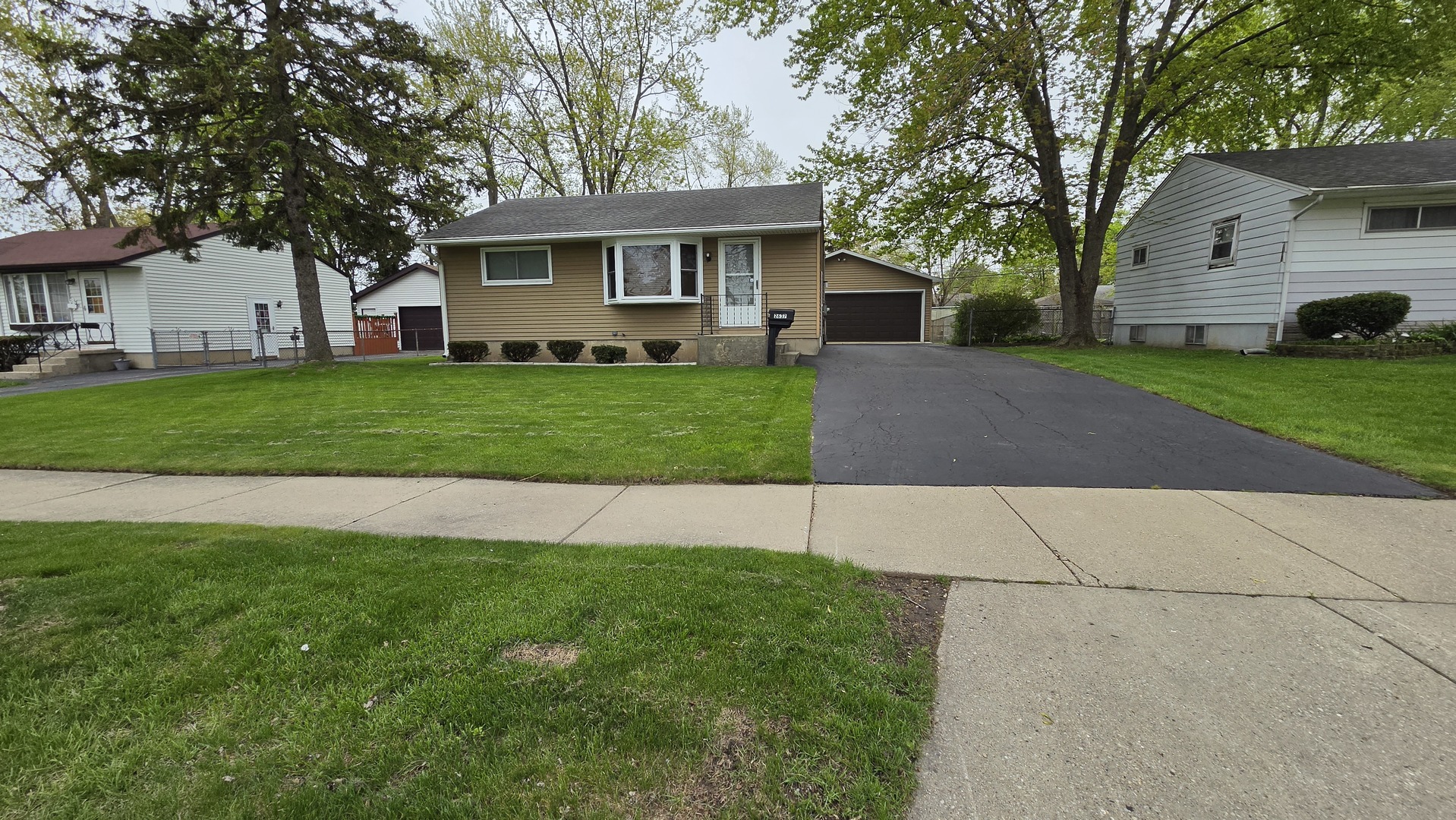 2637 Illini Road