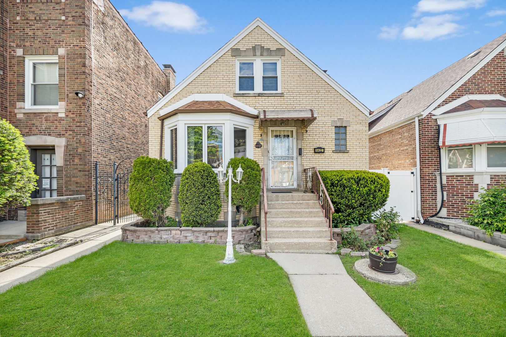 6422 Komensky Avenue