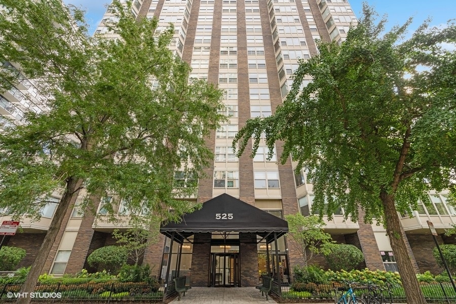 525 Hawthorne Place