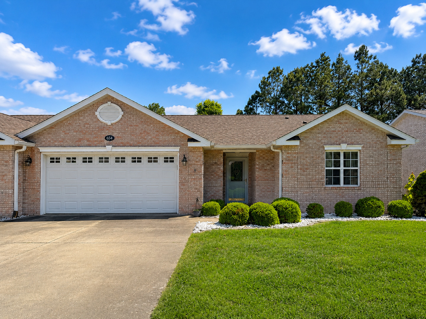654 Lake Harbor Drive