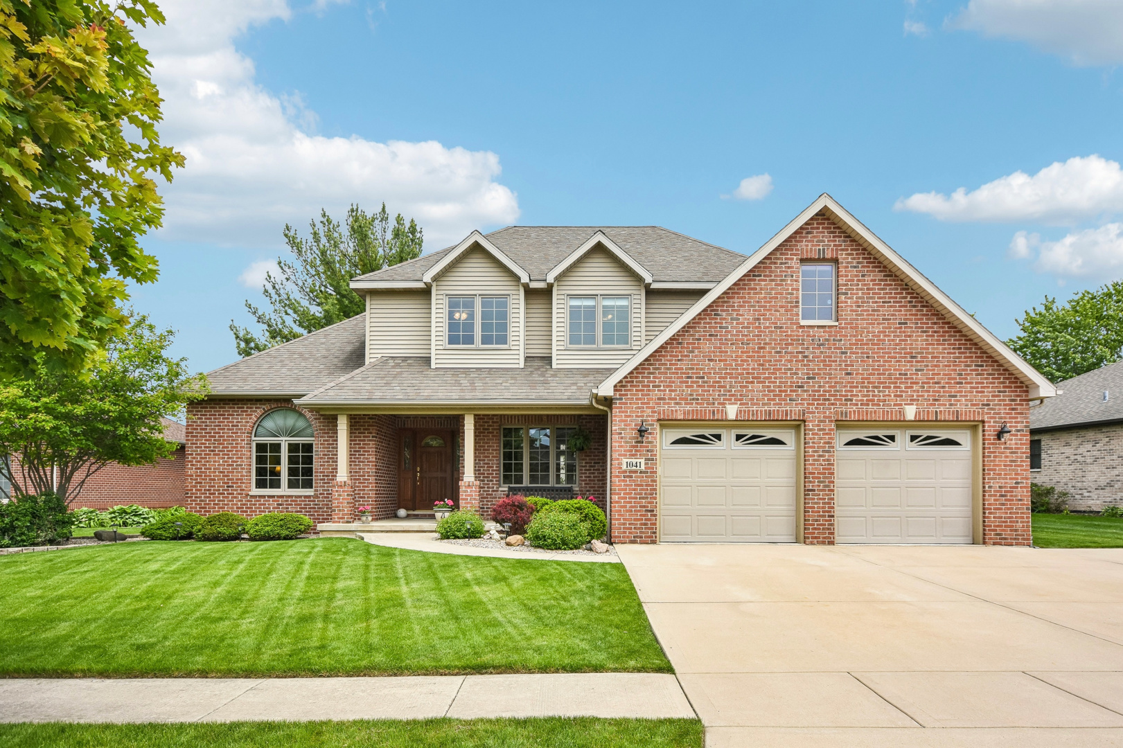 1041 Lakeview Drive