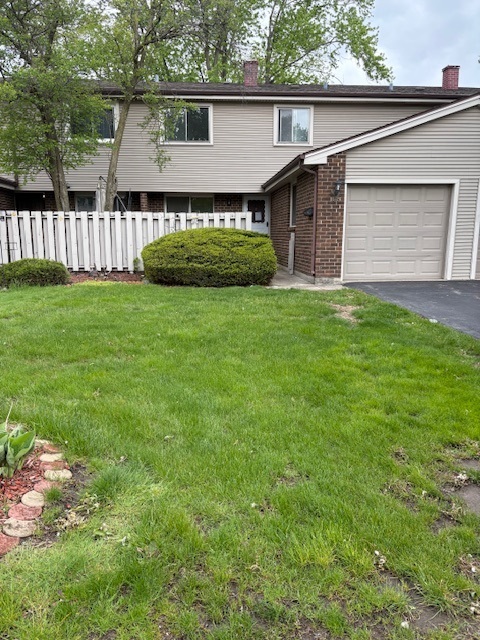 842 GREENBRIAR Lane