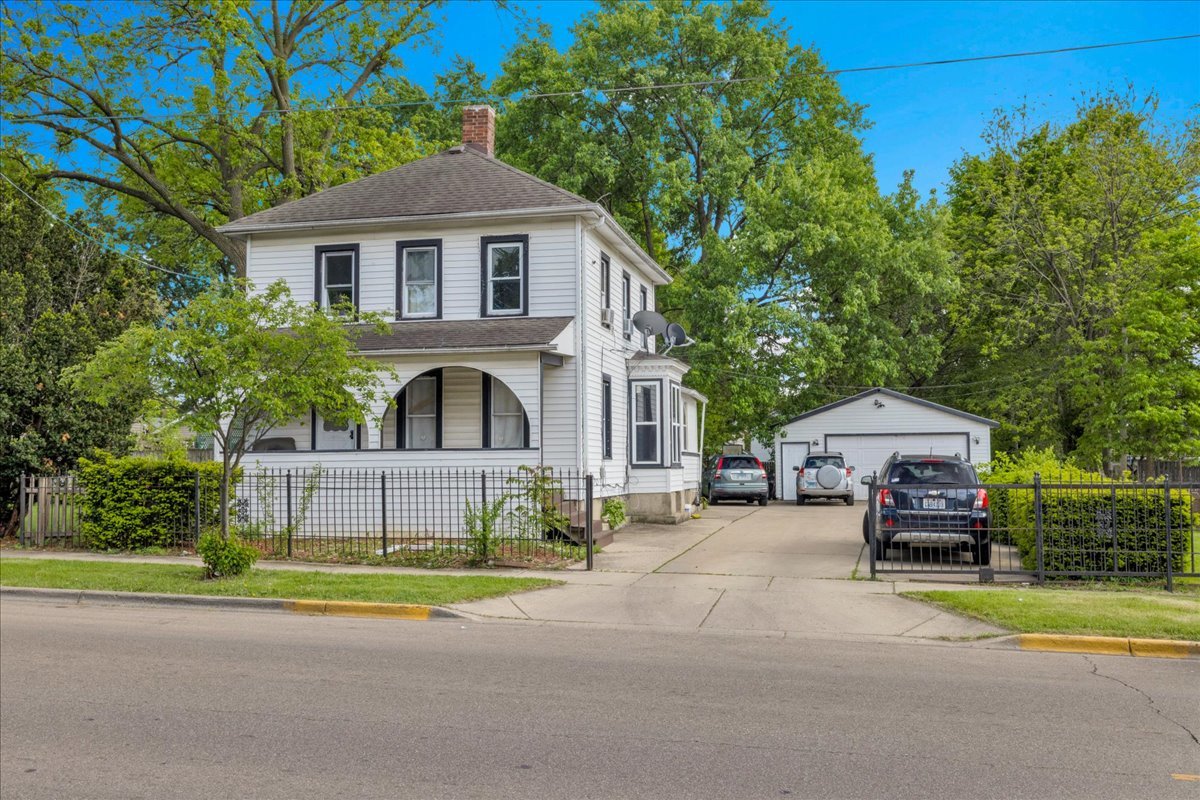 817 Front Street