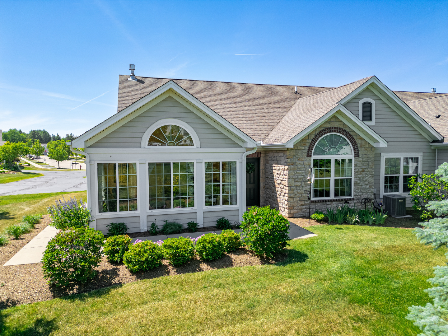 638 Handel Lane