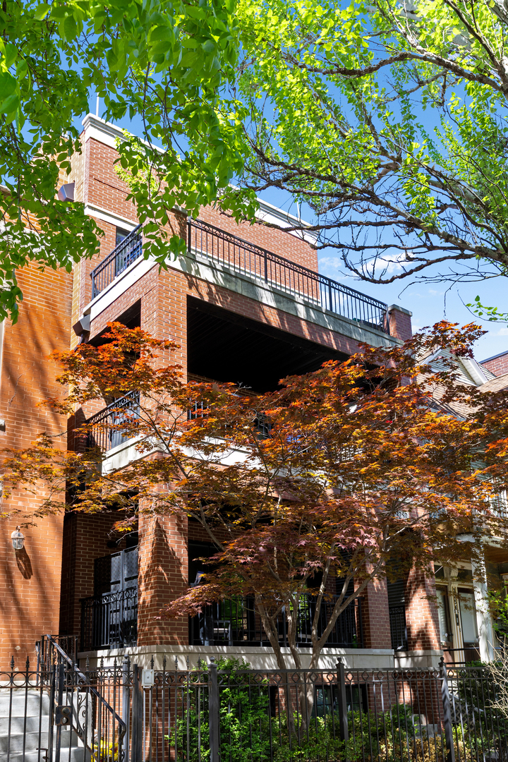 3252 Seminary Avenue
